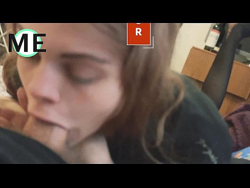 ❤️ ديك الحلق ، جوارب طويلة ممزقة والكعوب الممزقة لطيفة للقاء الإباحية vk